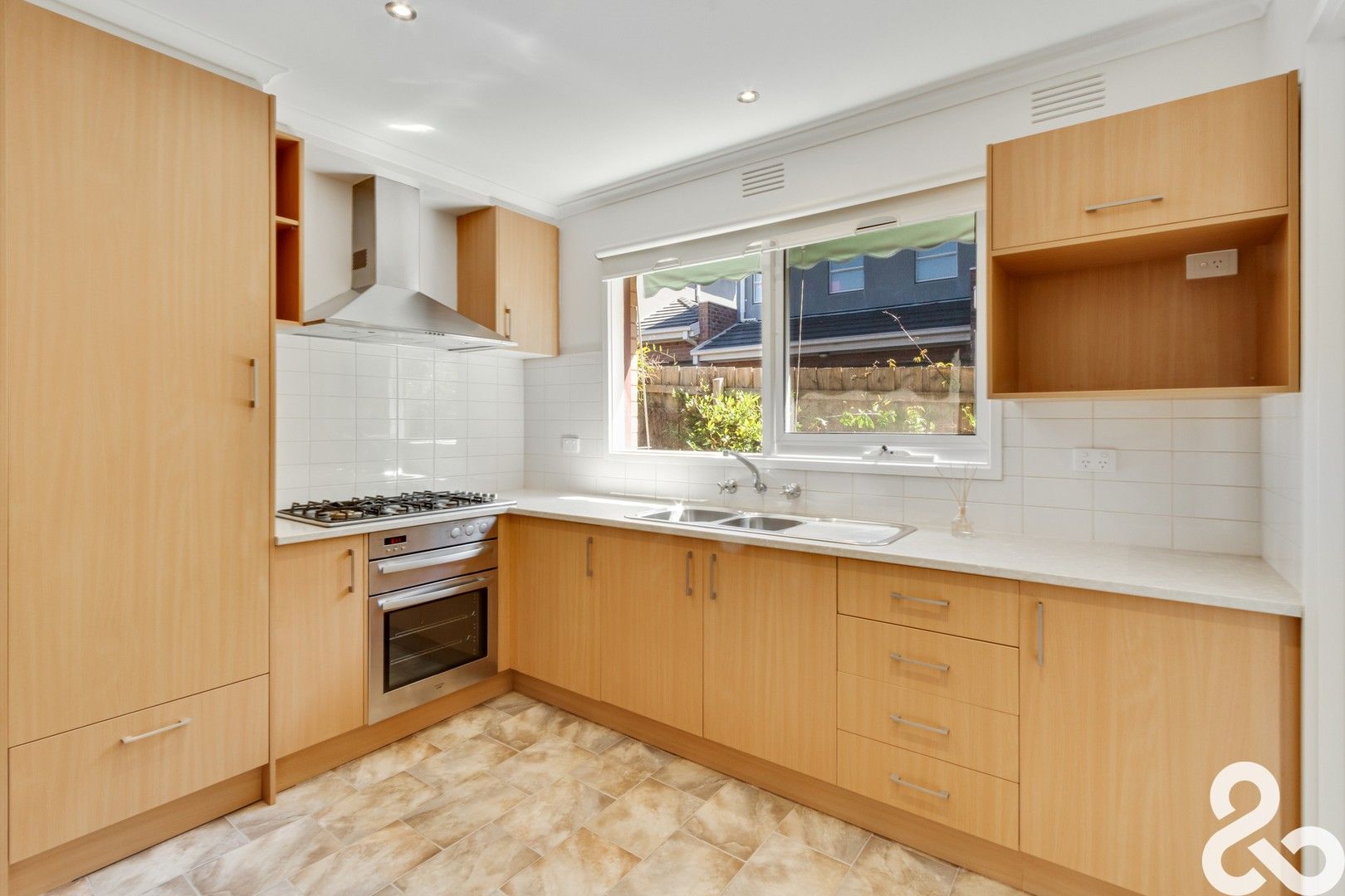 2 bedrooms Apartment / Unit / Flat in 4/326 Upper Heidelberg Road IVANHOE VIC, 3079