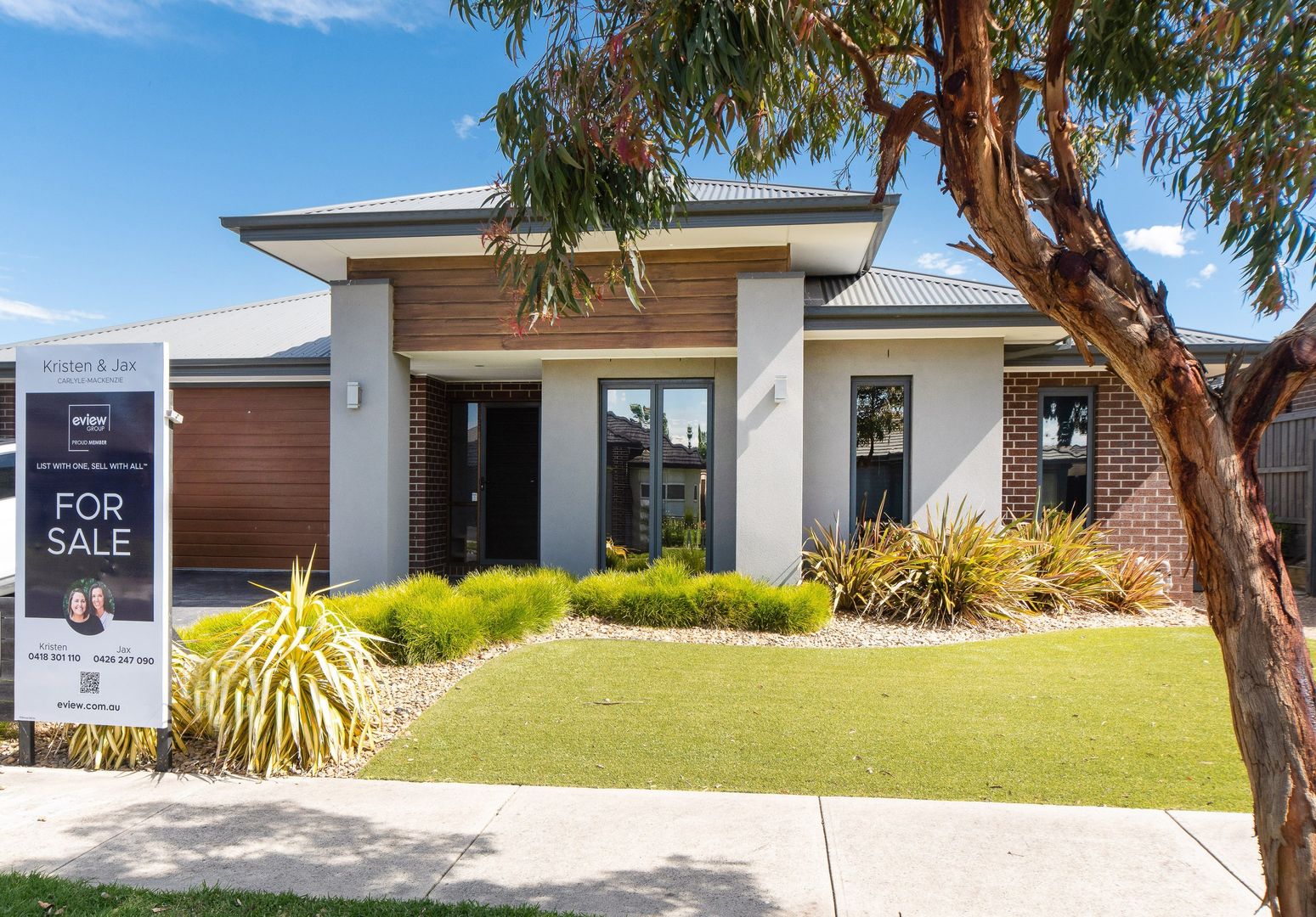 10 Canopy Grove, Cranbourne East VIC 3977