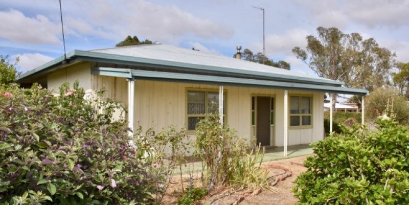 21 Hall Street, Cummins SA 5631, Image 2