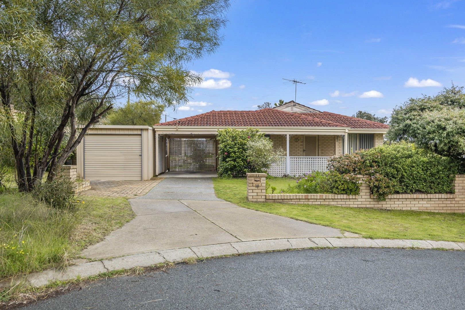 3 bedrooms House in 10 Lillian Court BELDON WA, 6027