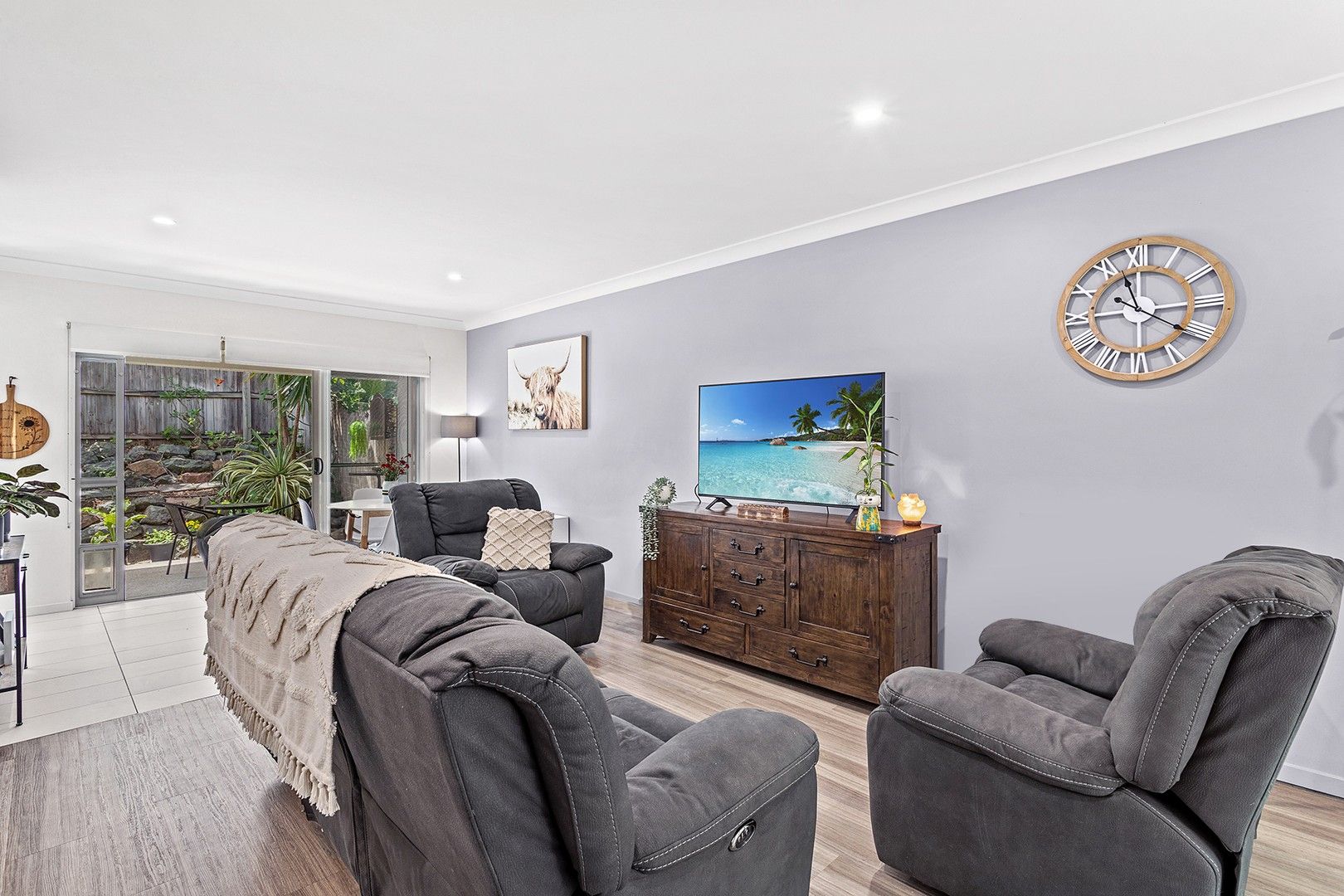 2 bedrooms Apartment / Unit / Flat in 48/65 Manooka Drive CANNONVALE QLD, 4802