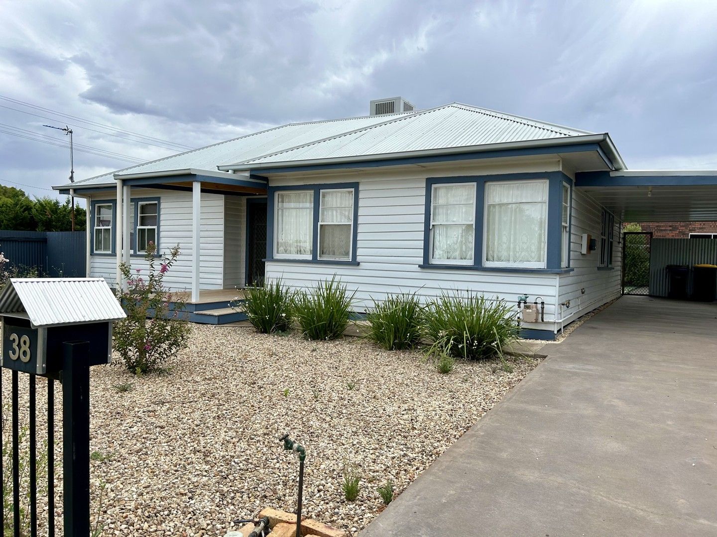 2 bedrooms House in 38 Stewart Street HORSHAM VIC, 3400