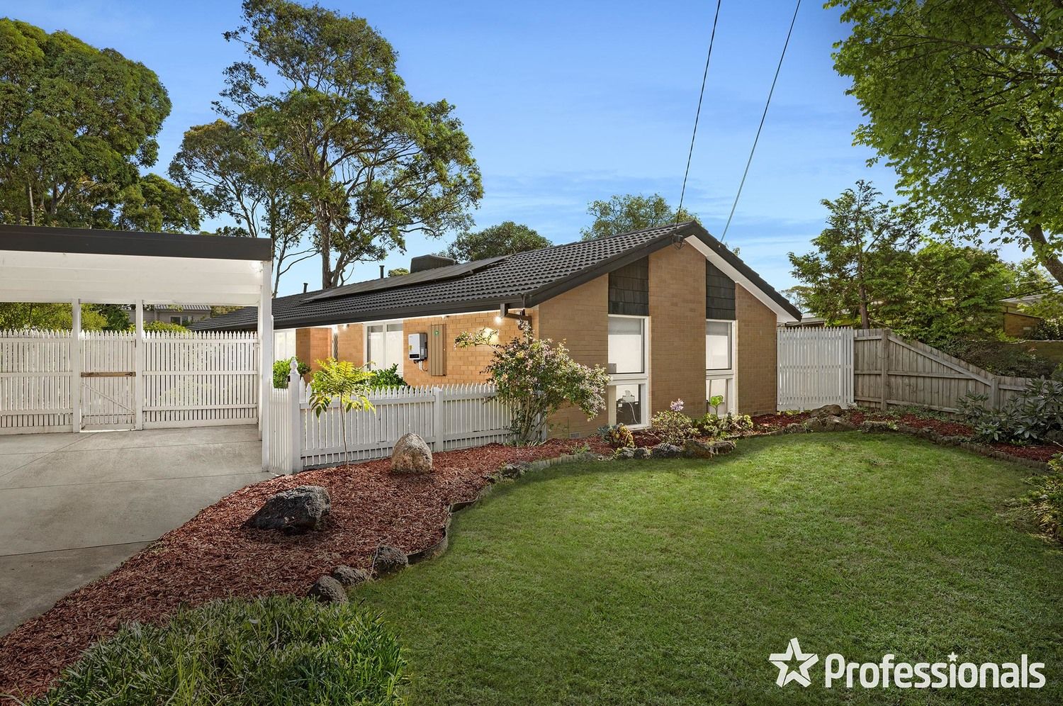 8 Dundee Place, Wantirna VIC 3152, Image 0