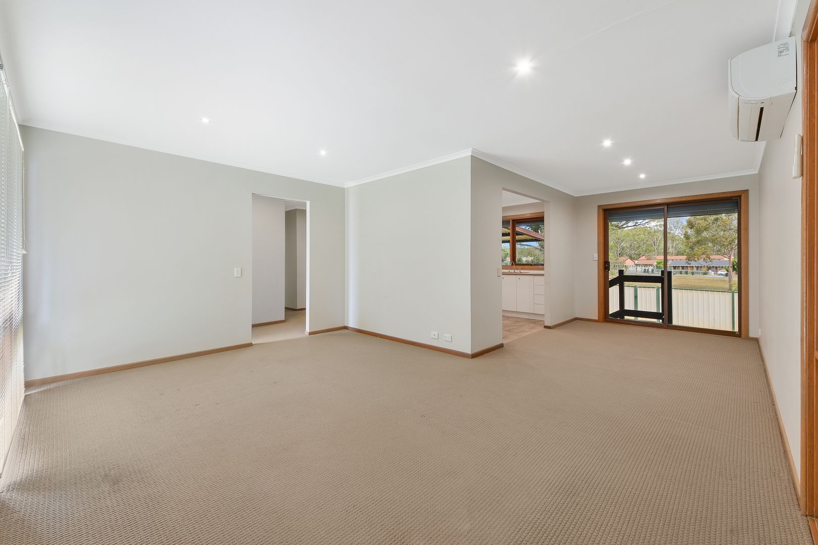 33 Aminya Crescent, Bradbury NSW 2560, Image 2