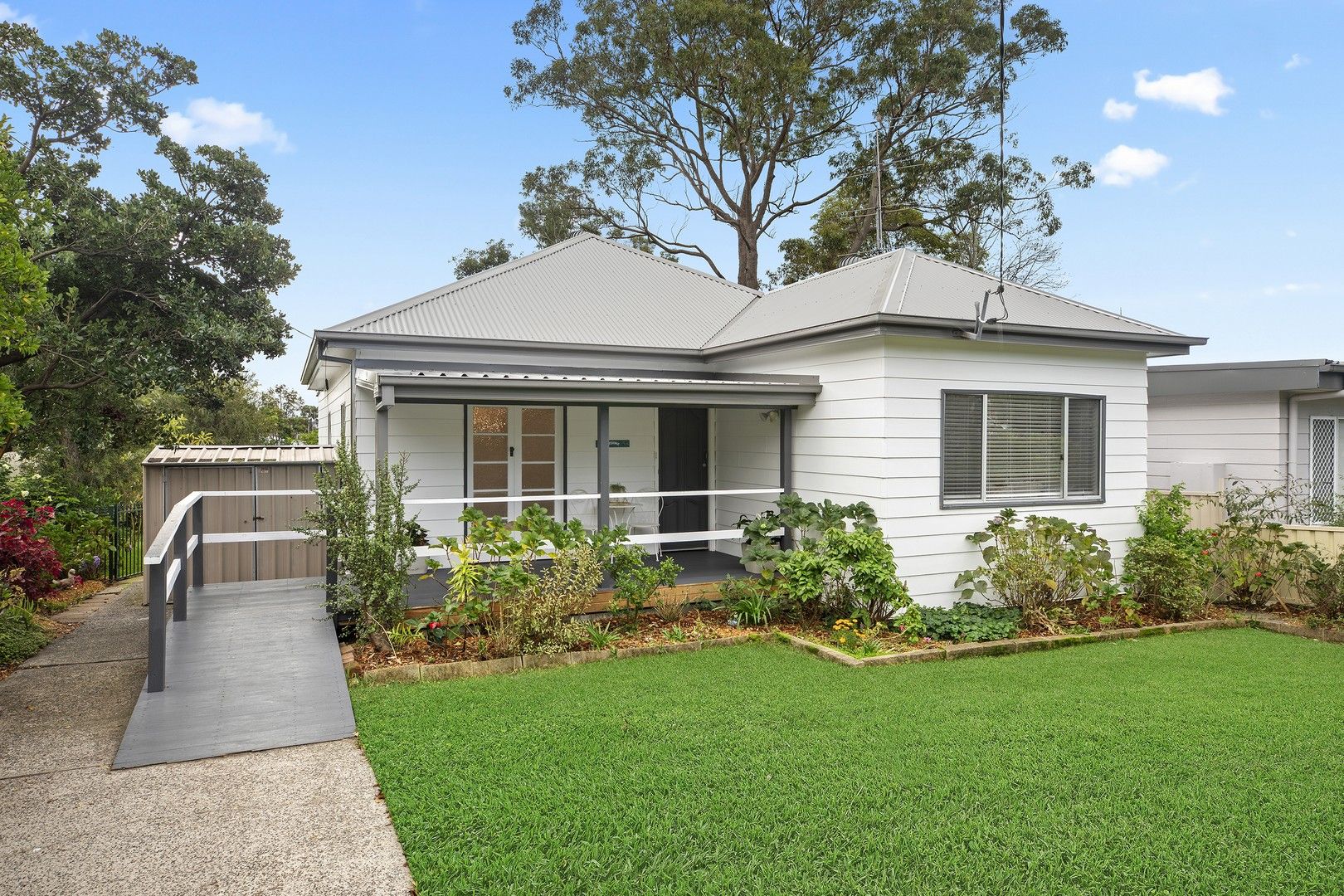 14 Campbell Parade, Mannering Park NSW 2259, Image 0