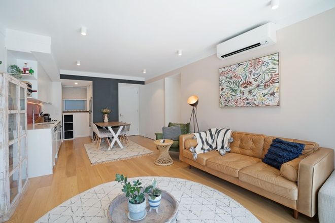 Picture of 2/34 Shoalwater Street, NORTH COOGEE WA 6163