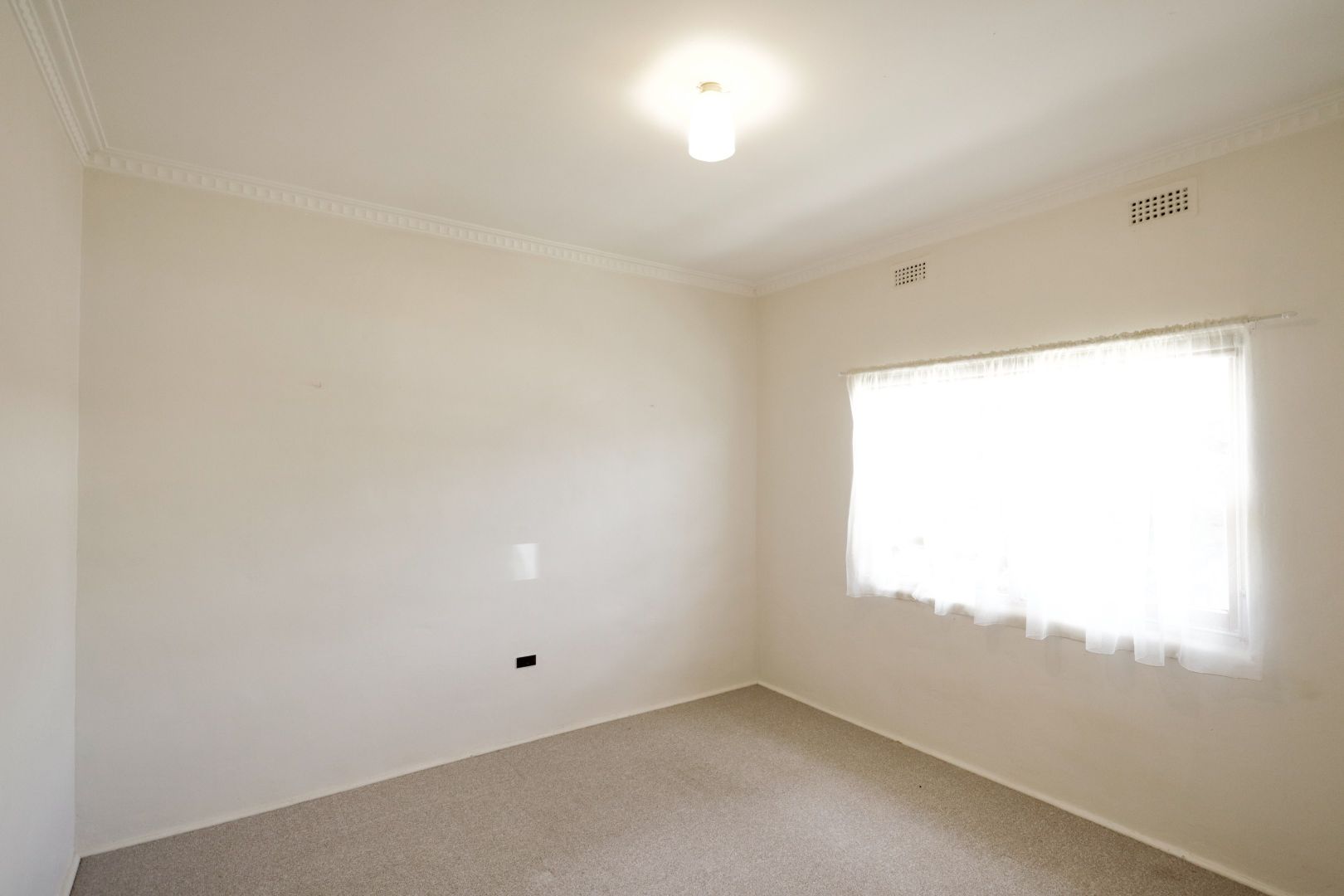 93 Rouse Street, Tenterfield NSW 2372 - House For Rent - $400 | Domain
