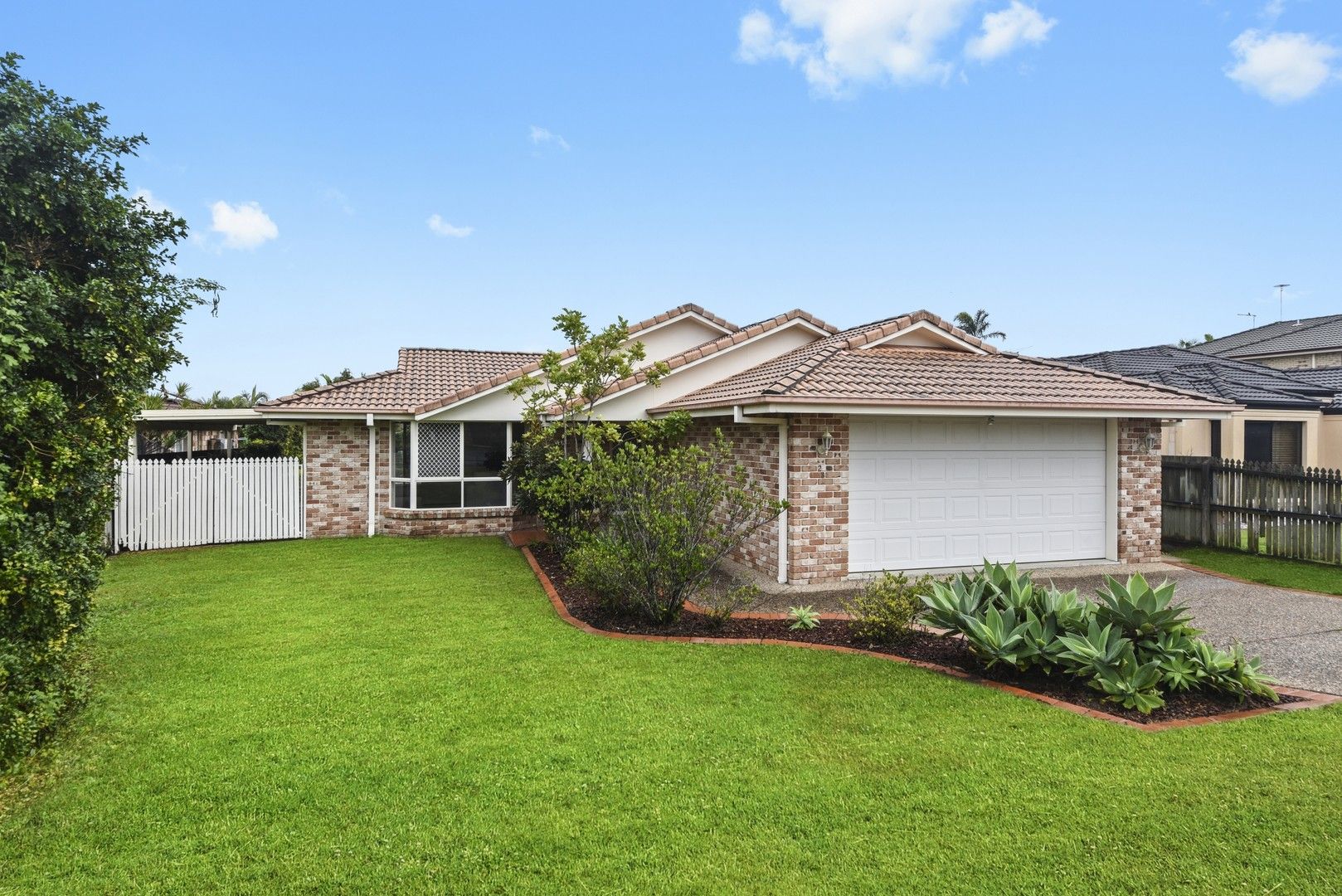 4 bedrooms House in 28 Wickfield Street BRACKEN RIDGE QLD, 4017