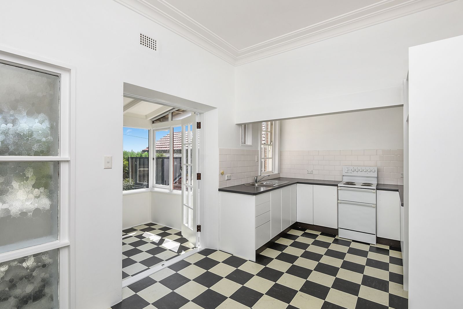 2/10 Moore Street, Coogee NSW 2034, Image 1