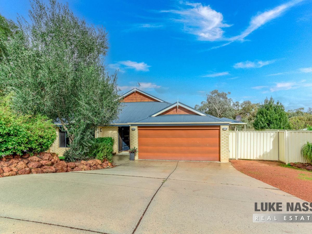 4 bedrooms House in 14 Savage Road KELMSCOTT WA, 6111