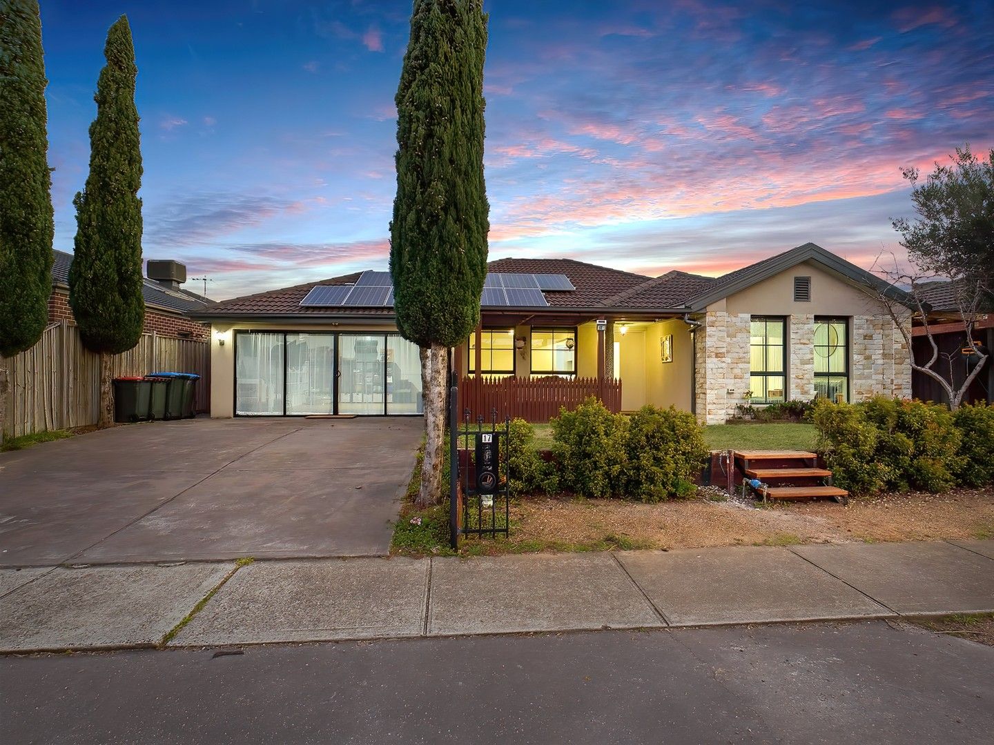 4 bedrooms House in 17 Daisy Drive POINT COOK VIC, 3030
