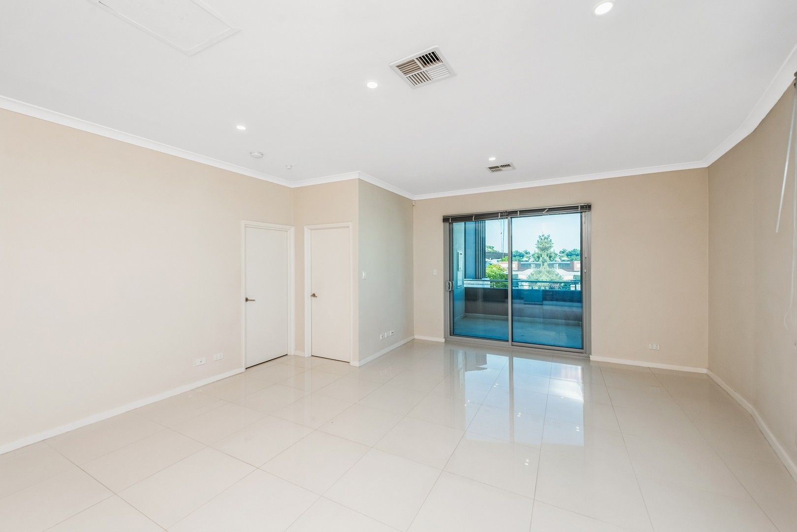 1 bedrooms Apartment / Unit / Flat in 10/2 Edward Street PERTH WA, 6000