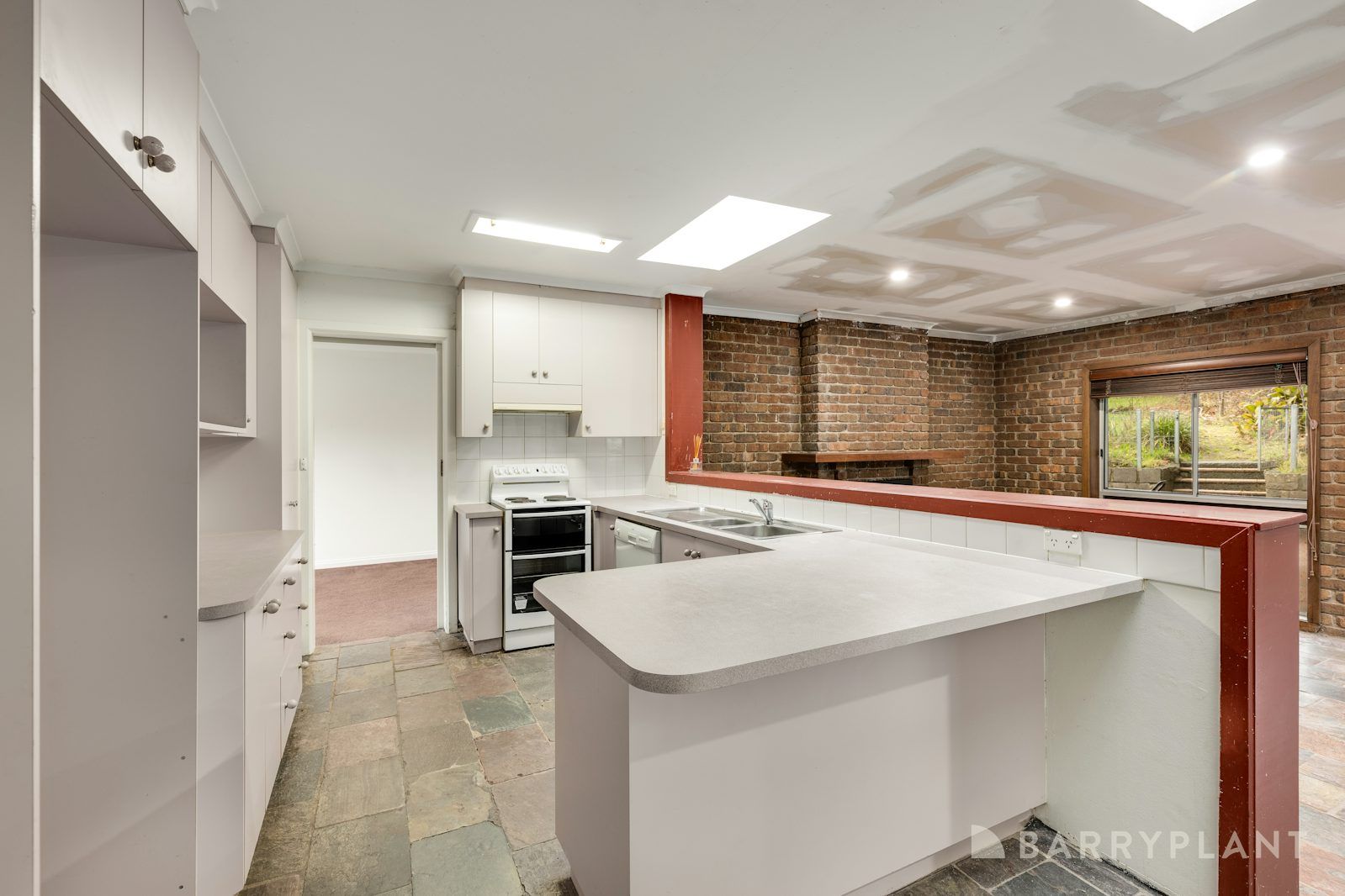 9 Bainbridge Court, Kilsyth VIC 3137, Image 2