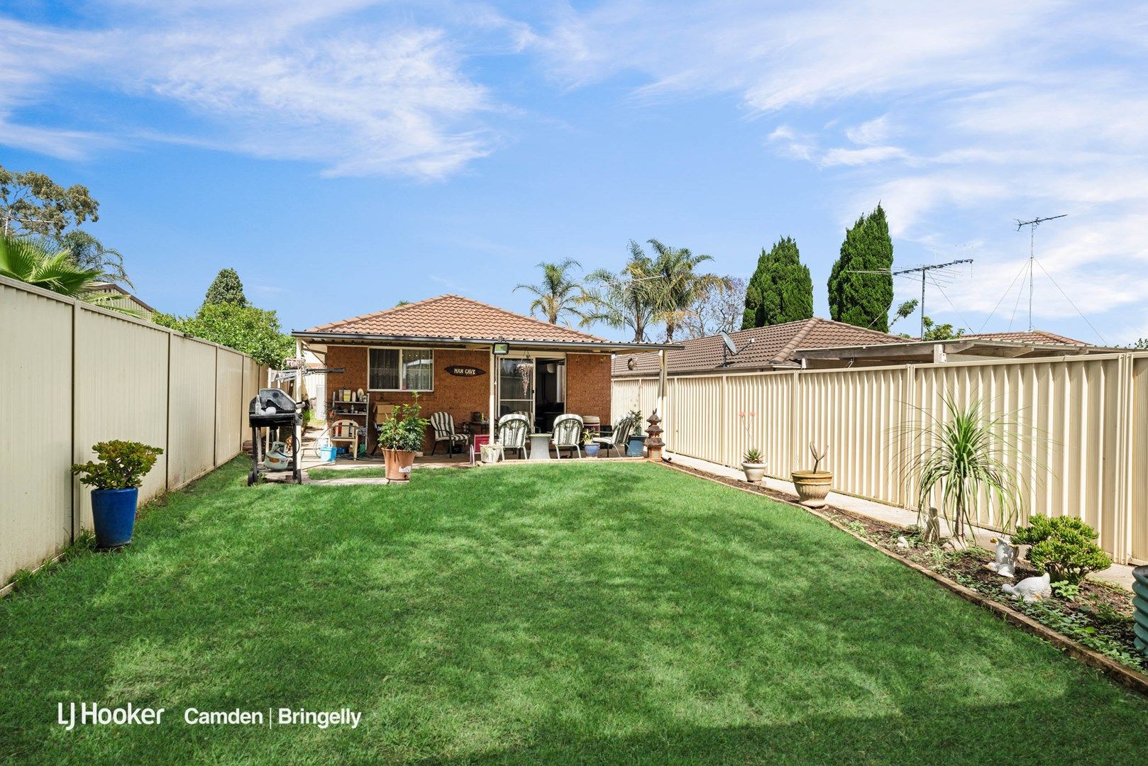 2/15 Porter Street, Minto NSW 2566, Image 0