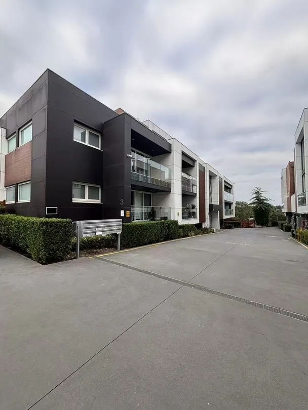 Apartment in Box Hill South