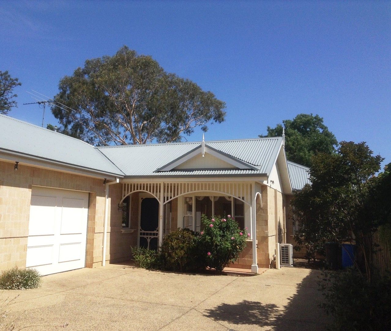 2 bedrooms Apartment / Unit / Flat in 2/114 Harcourt Street HAWTHORN EAST VIC, 3123