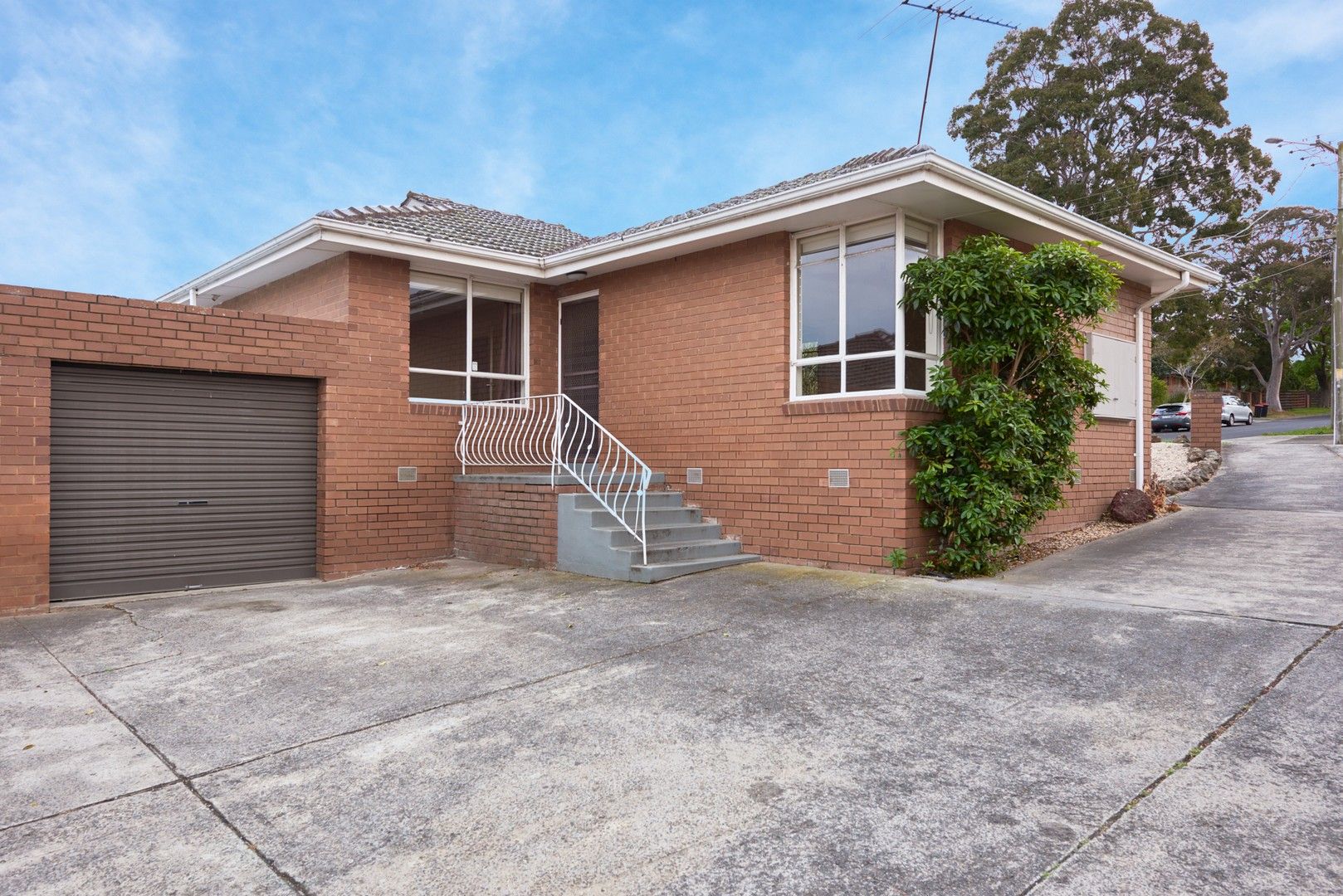 2 bedrooms Apartment / Unit / Flat in 5/6 Leonard Street DANDENONG VIC, 3175