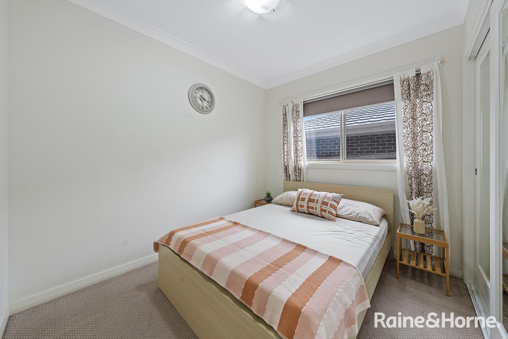 37 Cartwright Crescent, Bradbury NSW 2560, Image 2