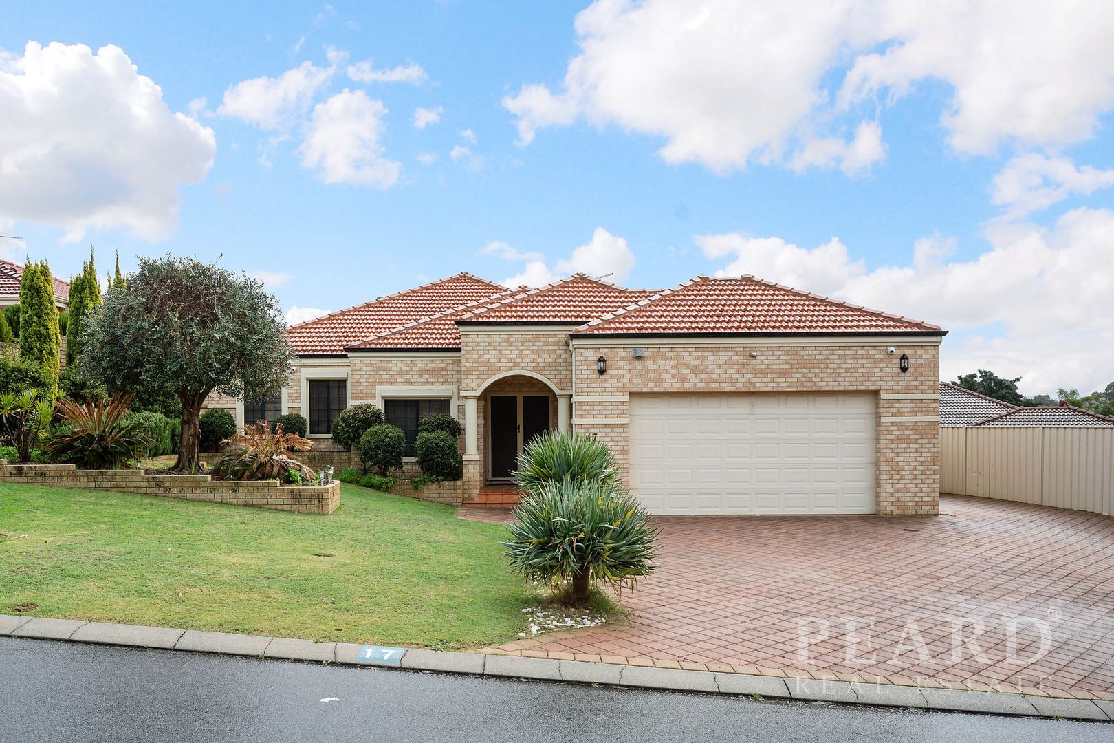 4 bedrooms House in 17 Ohrid Place JOONDALUP WA, 6027
