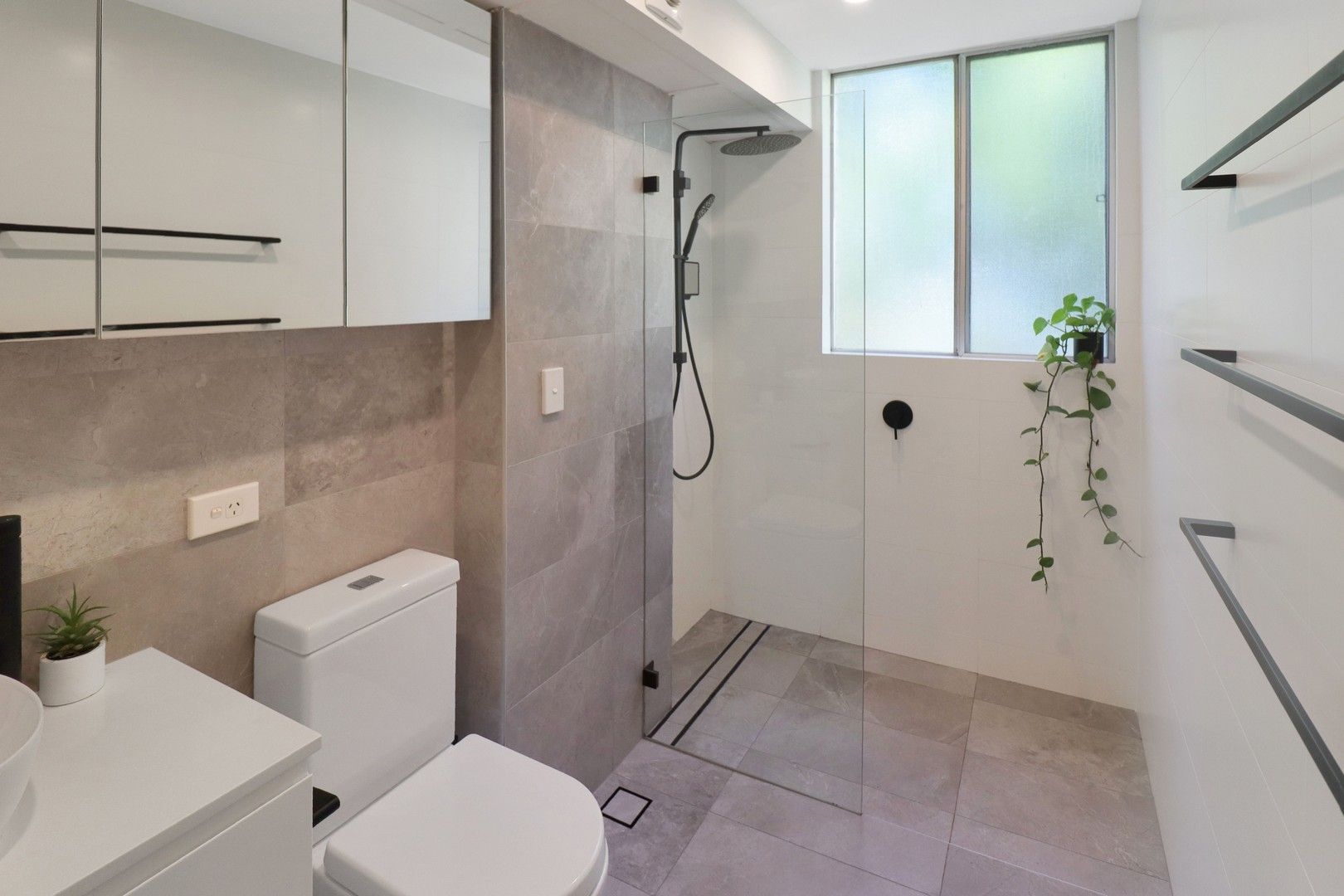 2 bedrooms Apartment / Unit / Flat in 5/4 Bortfield Drive CHISWICK NSW, 2046