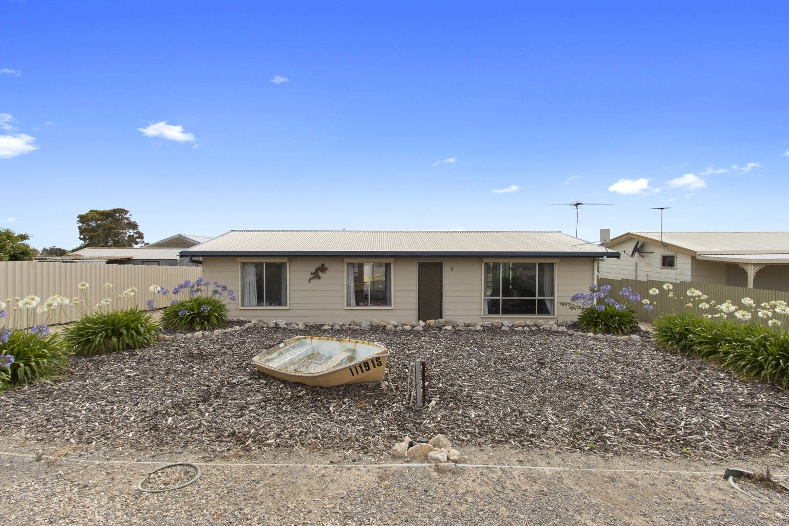 4 Young Avenue, Port Vincent SA 5581, Image 0