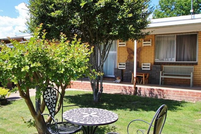 Picture of 4 Parwanoff Street, MANSFIELD VIC 3722