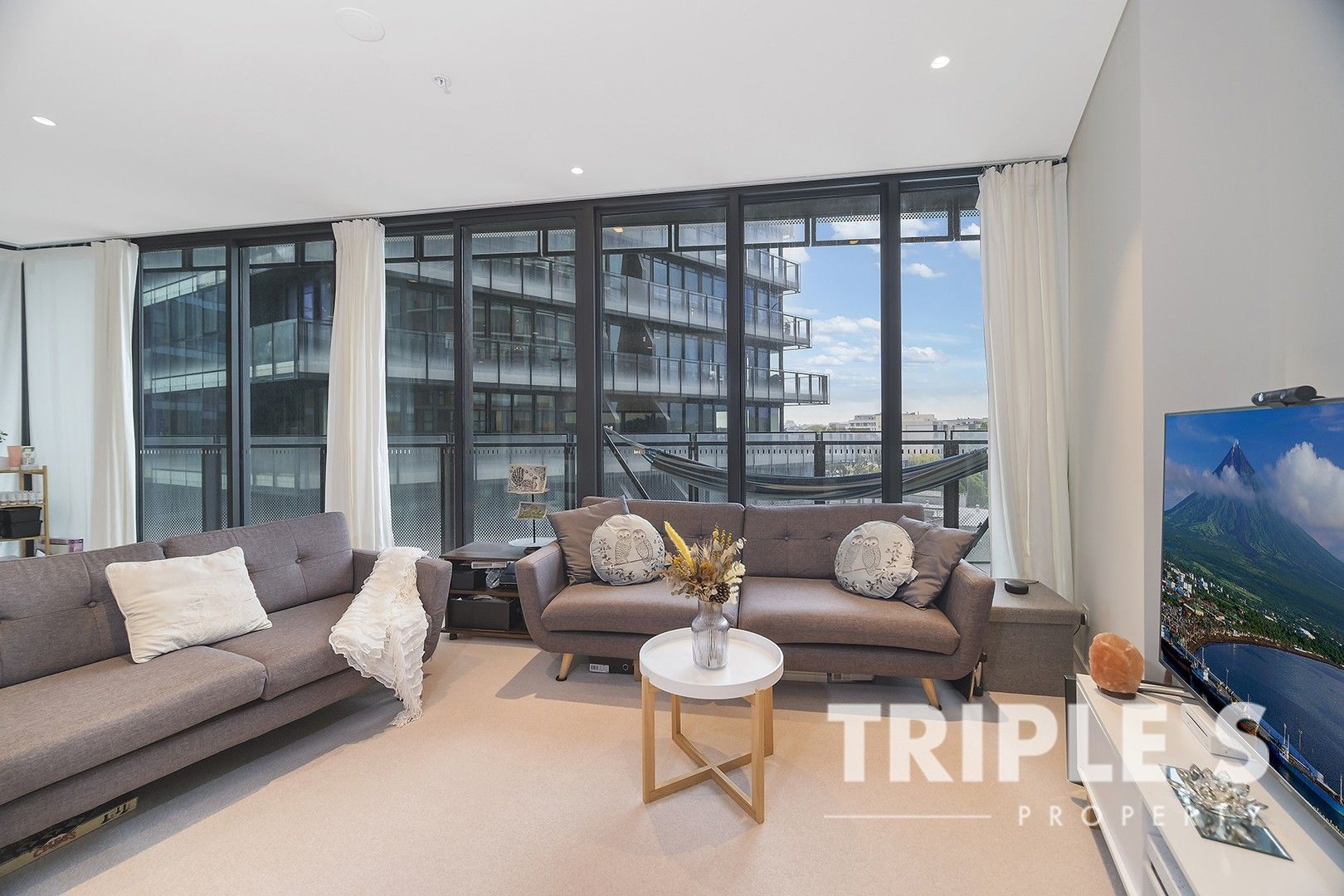 3 bedrooms Apartment / Unit / Flat in 602/301 Botany Road ZETLAND NSW, 2017