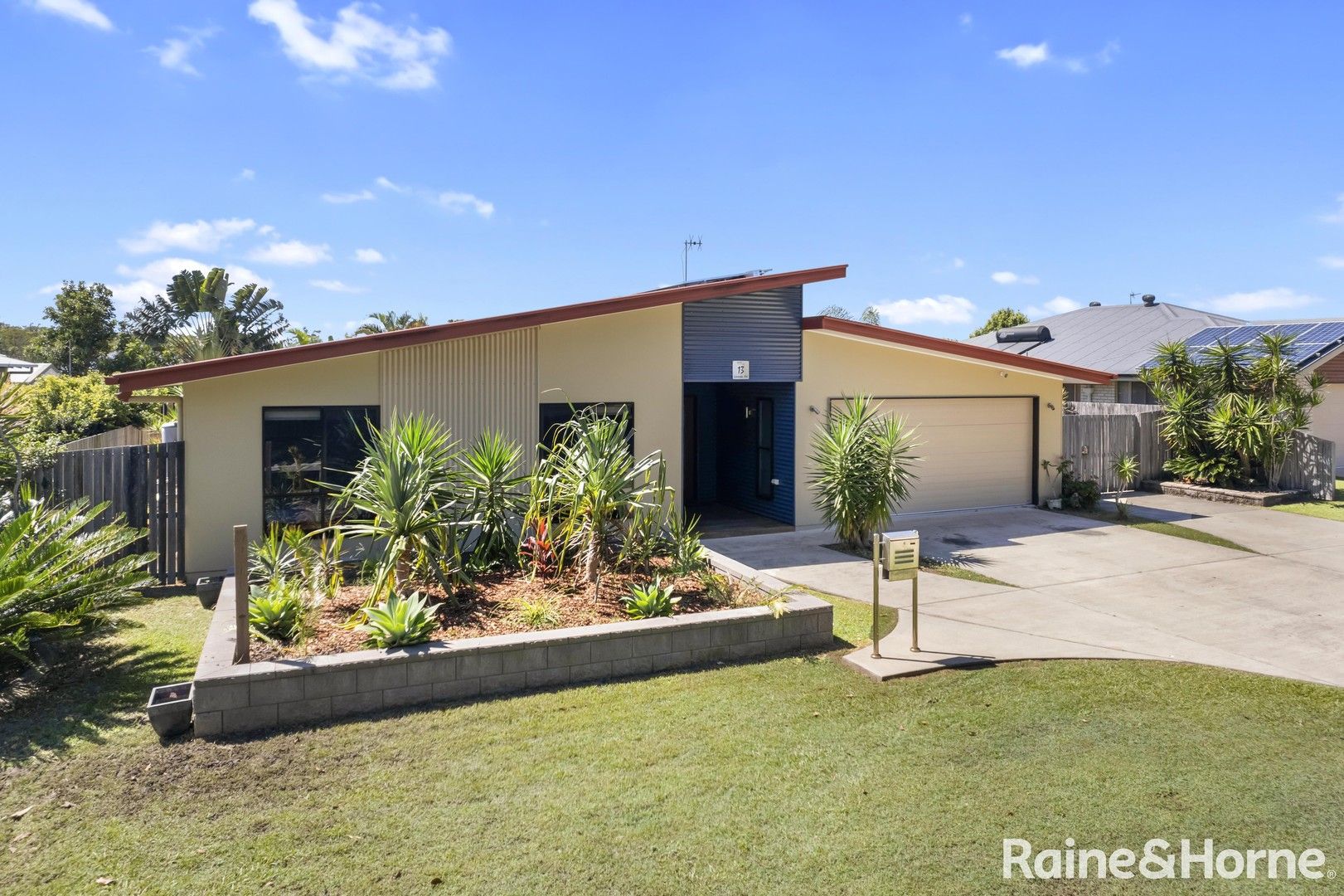 3 bedrooms House in 13 Lomandra Avenue COOLOOLA COVE QLD, 4580