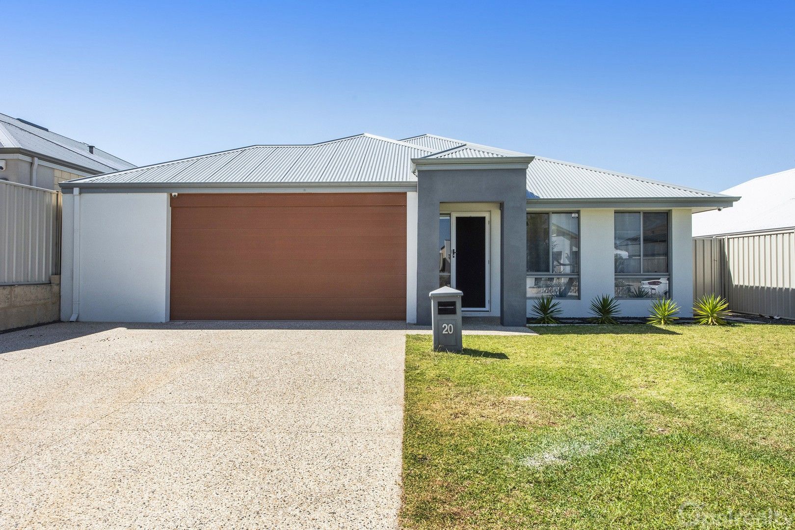4 bedrooms House in 20 Yamarna Road GOLDEN BAY WA, 6174