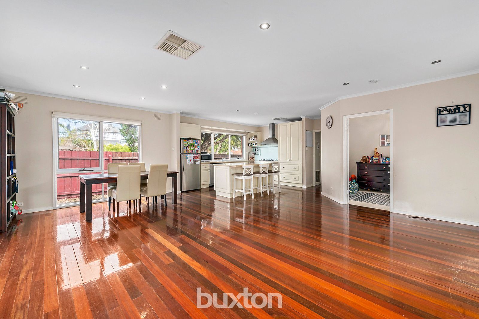 12 Montclair Avenue, Brighton VIC 3186, Image 2