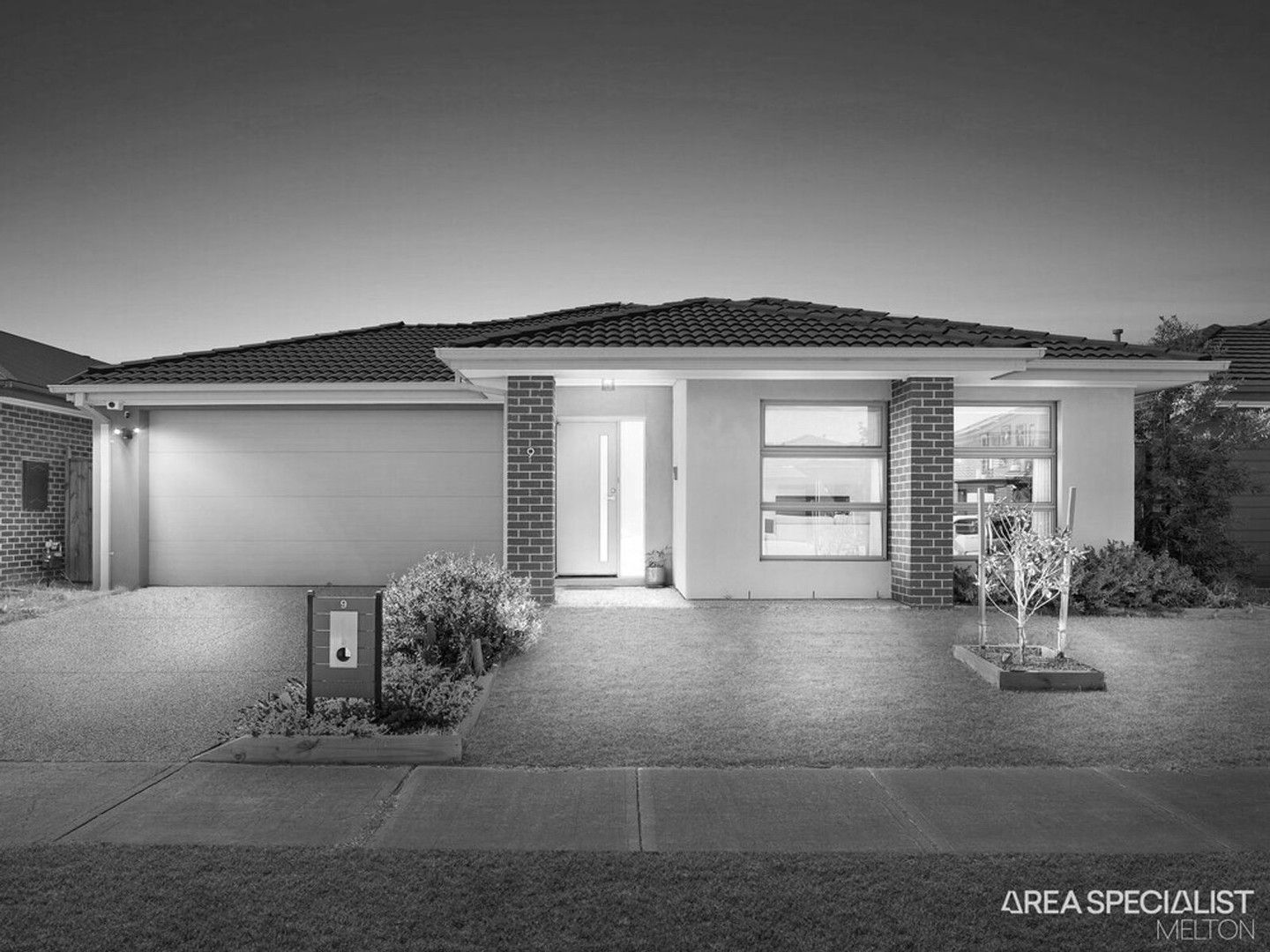 9 Fairford Road, Thornhill Park VIC 3335, Image 0