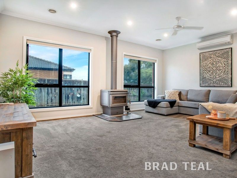 71 The Boulevard, Gisborne VIC 3437, Image 2