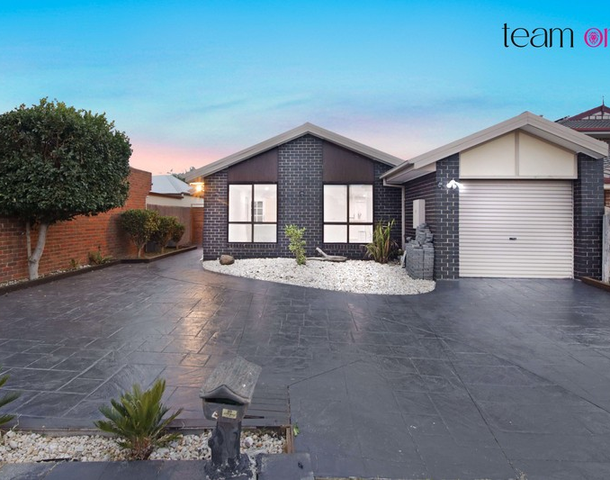 4 Derribong Court, Delahey VIC 3037