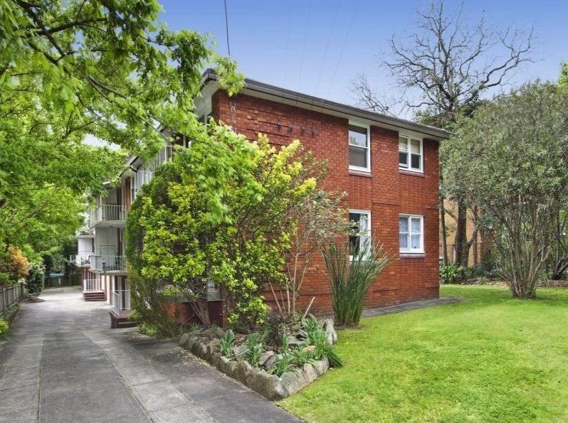 2 bedrooms Apartment / Unit / Flat in 4/1679 Pacific Highway WAHROONGA NSW, 2076