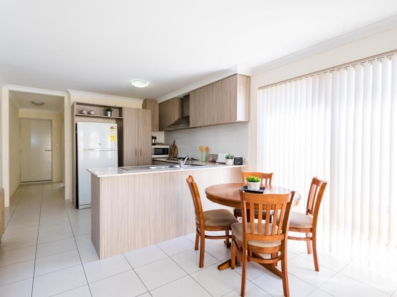 3 bedrooms Villa in 332C Scarborough Beach Road INNALOO WA, 6018