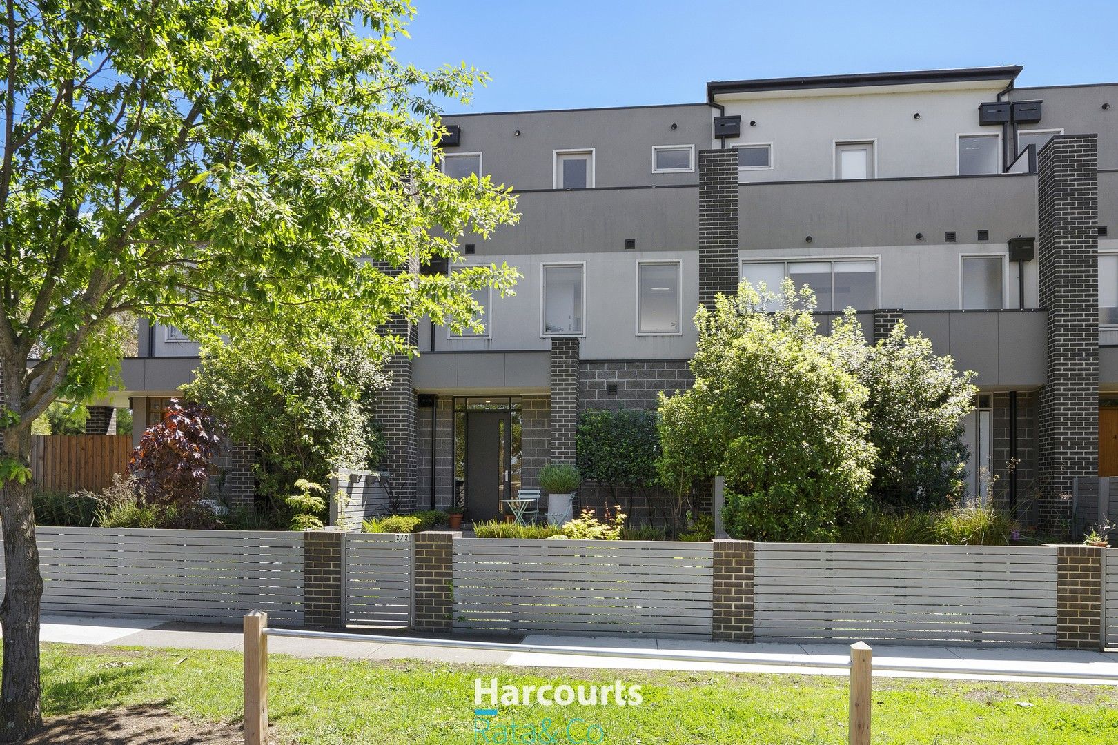 2/2 Ambrose Treacy Drive, Bundoora VIC 3083, Image 2