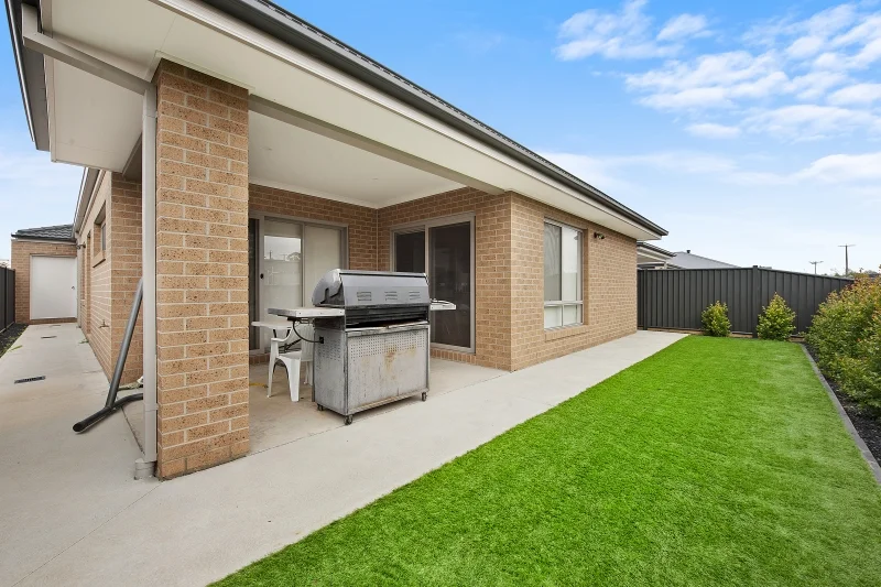Additional image 11 of 72 Cinnamon Drive, Lake Gardens VIC 3355