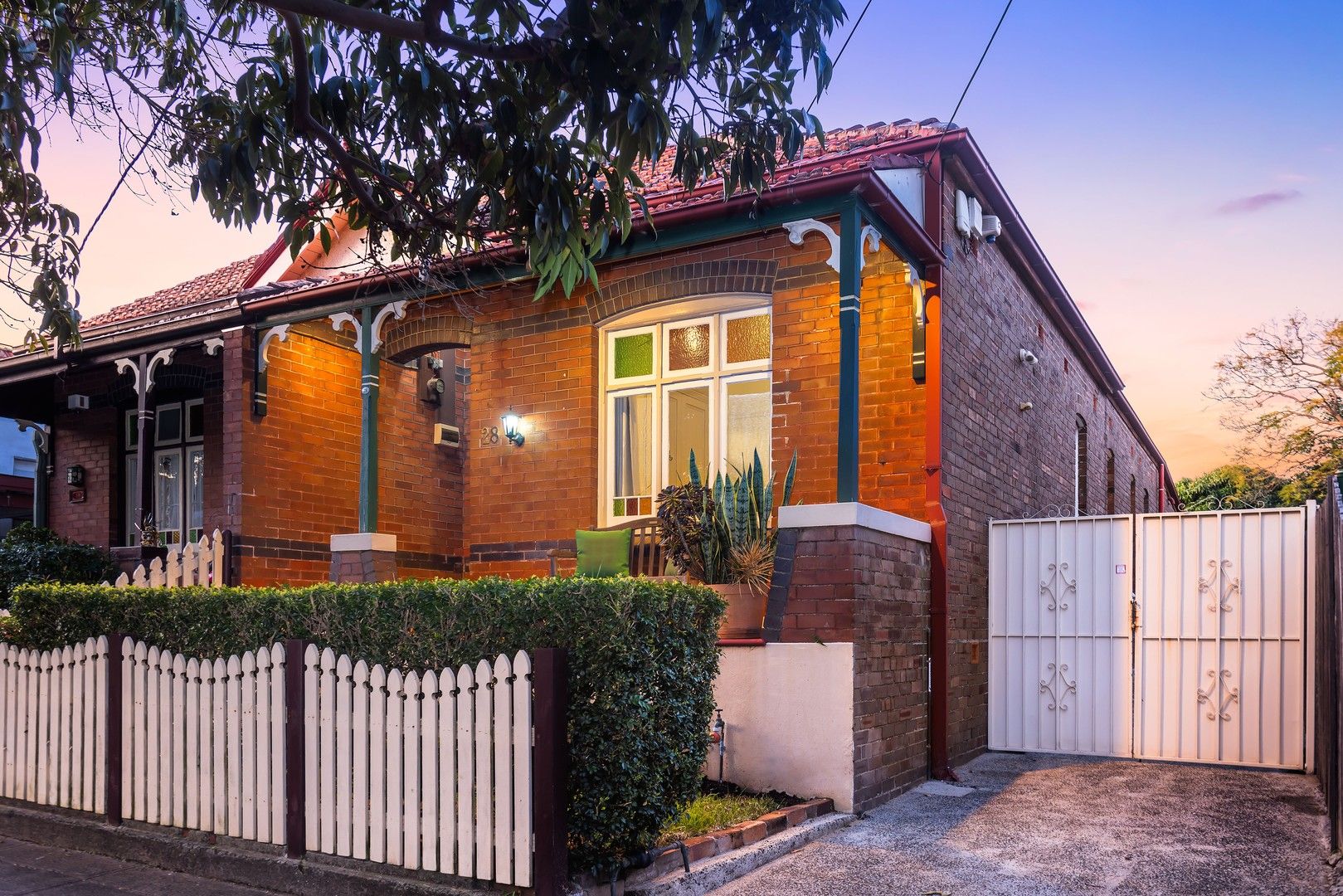 3 bedrooms House in 28 Harnett Avenue MARRICKVILLE NSW, 2204