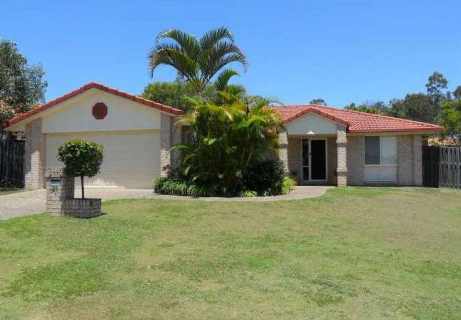 4 bedrooms House in  PACIFIC PINES QLD, 4211