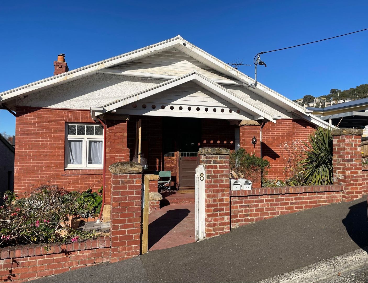 8 Summerhill Road, West Hobart Property History & Address Research
