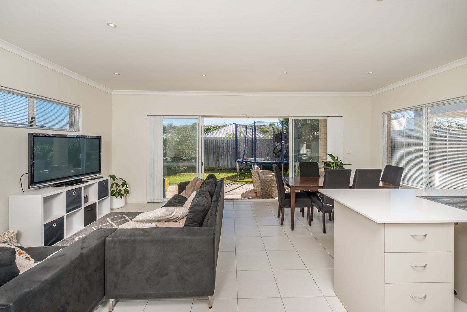 16 Sugarbush Way, Yanchep WA 6035, Image 0