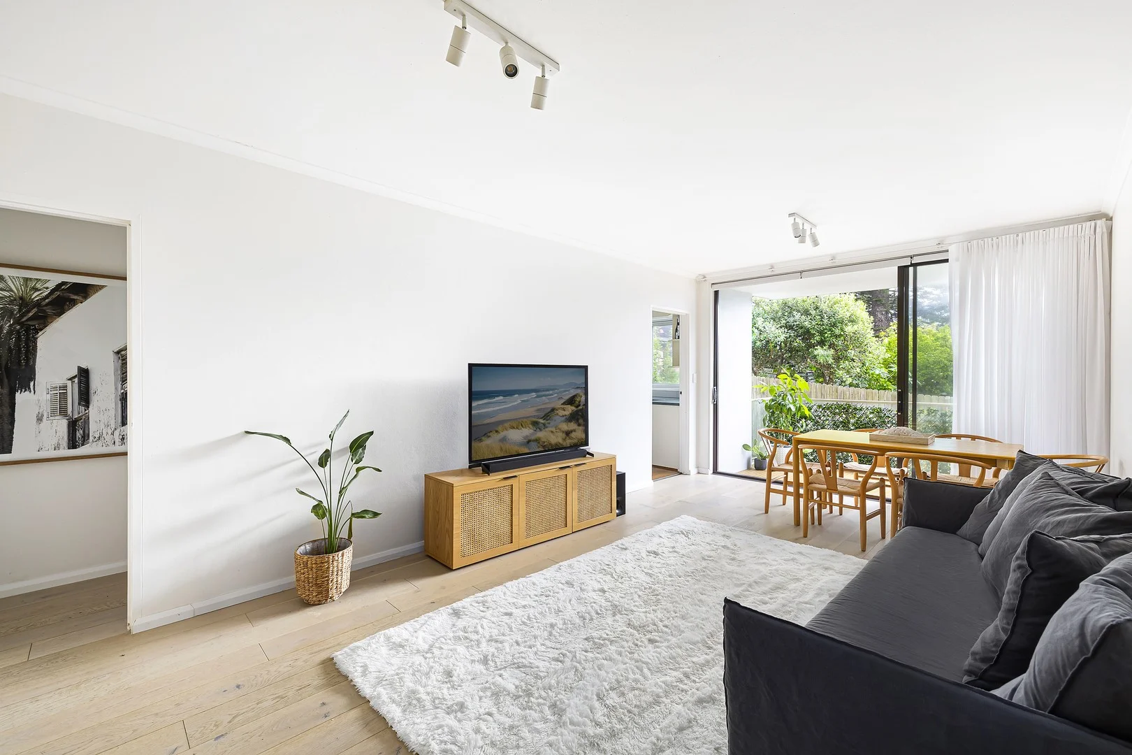 2/62 Carrington Parade, Curl Curl NSW 2096