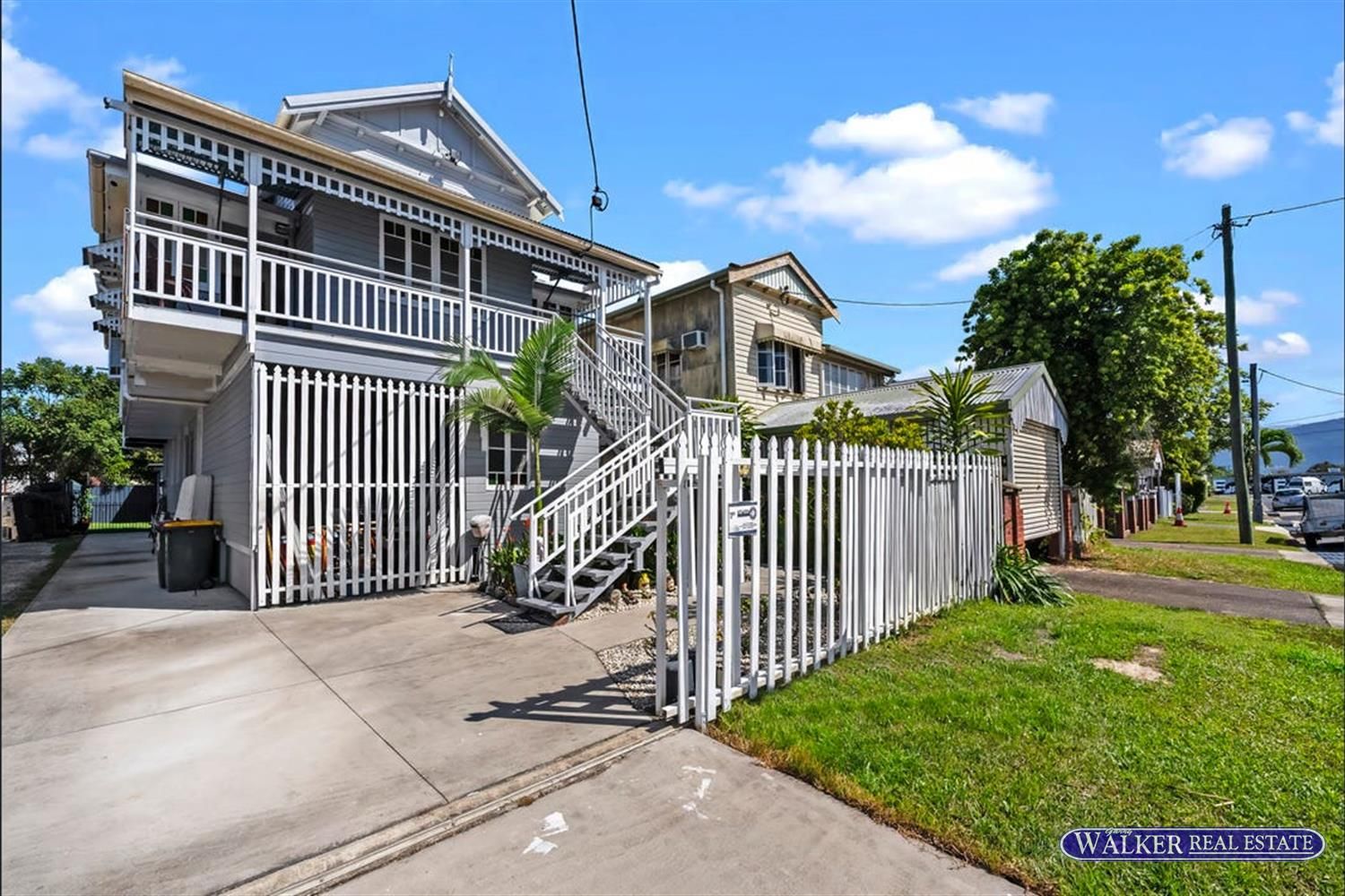 8 bedrooms House in  PARRAMATTA PARK QLD, 4870