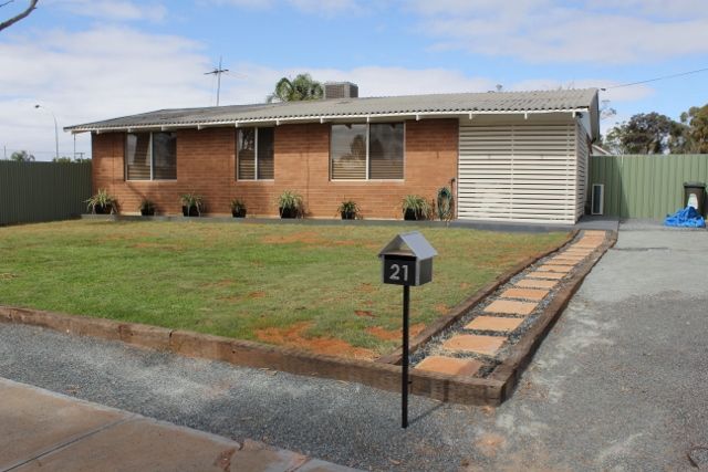 3 bedrooms House in 21 Grevillea Crescent KAMBALDA WEST WA, 6442
