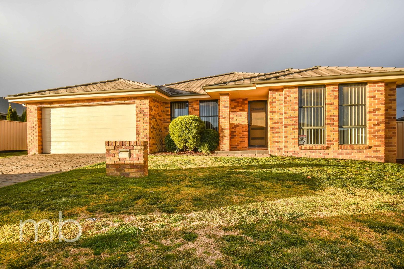 4 bedrooms House in 66 Diamond Drive ORANGE NSW, 2800