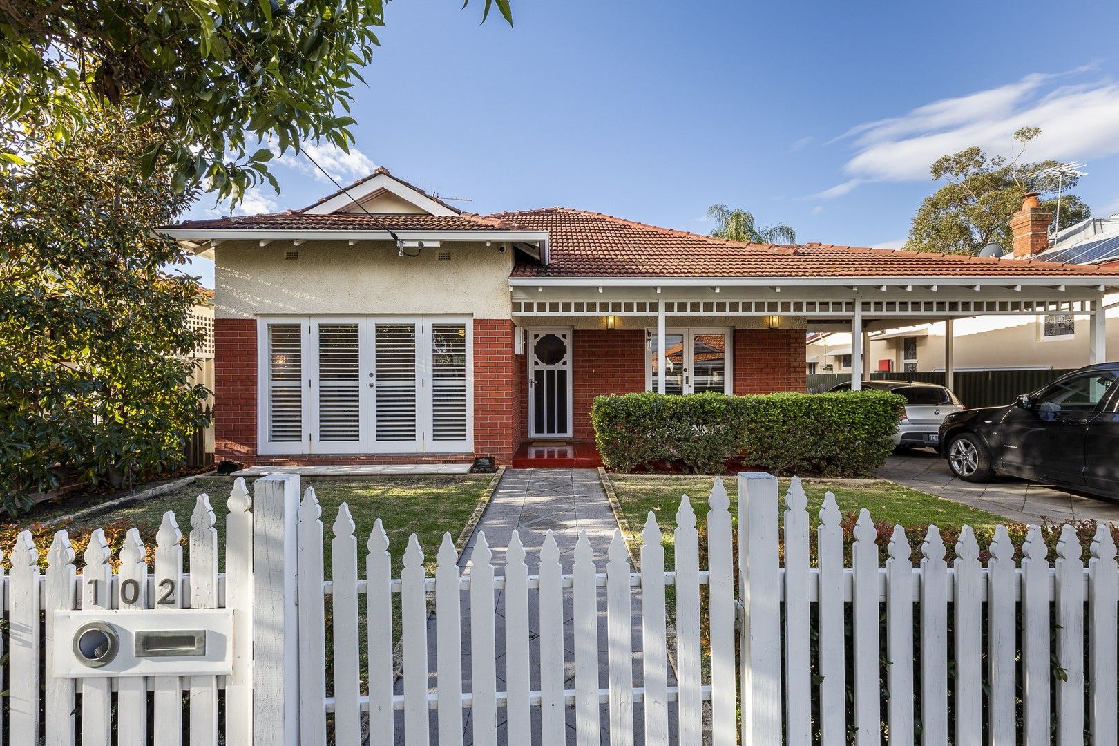 3 bedrooms House in 102 Fourth Avenue MOUNT LAWLEY WA, 6050