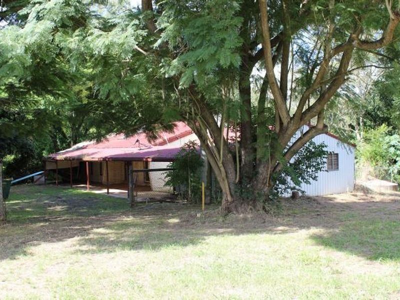 163 Riverside Avenue, BARELLAN POINT QLD 4306, Image 2