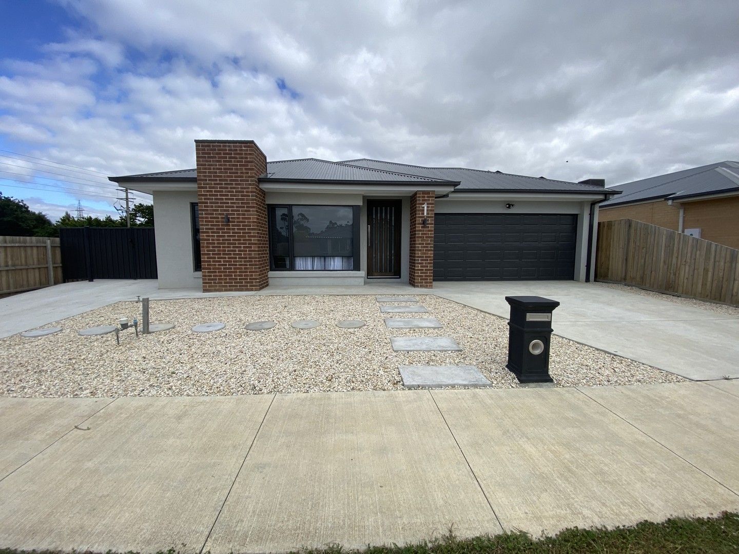 4 bedrooms House in 1 Parkview Bvd MORWELL VIC, 3840