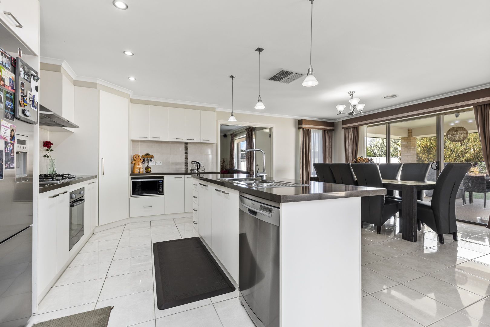 37 Plunkett Drive, Lake Albert NSW 2650 Domain