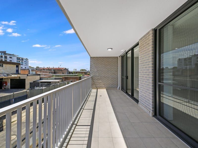 3 bedrooms Apartment / Unit / Flat in 208/23-25 Toongabbie Road TOONGABBIE NSW, 2146